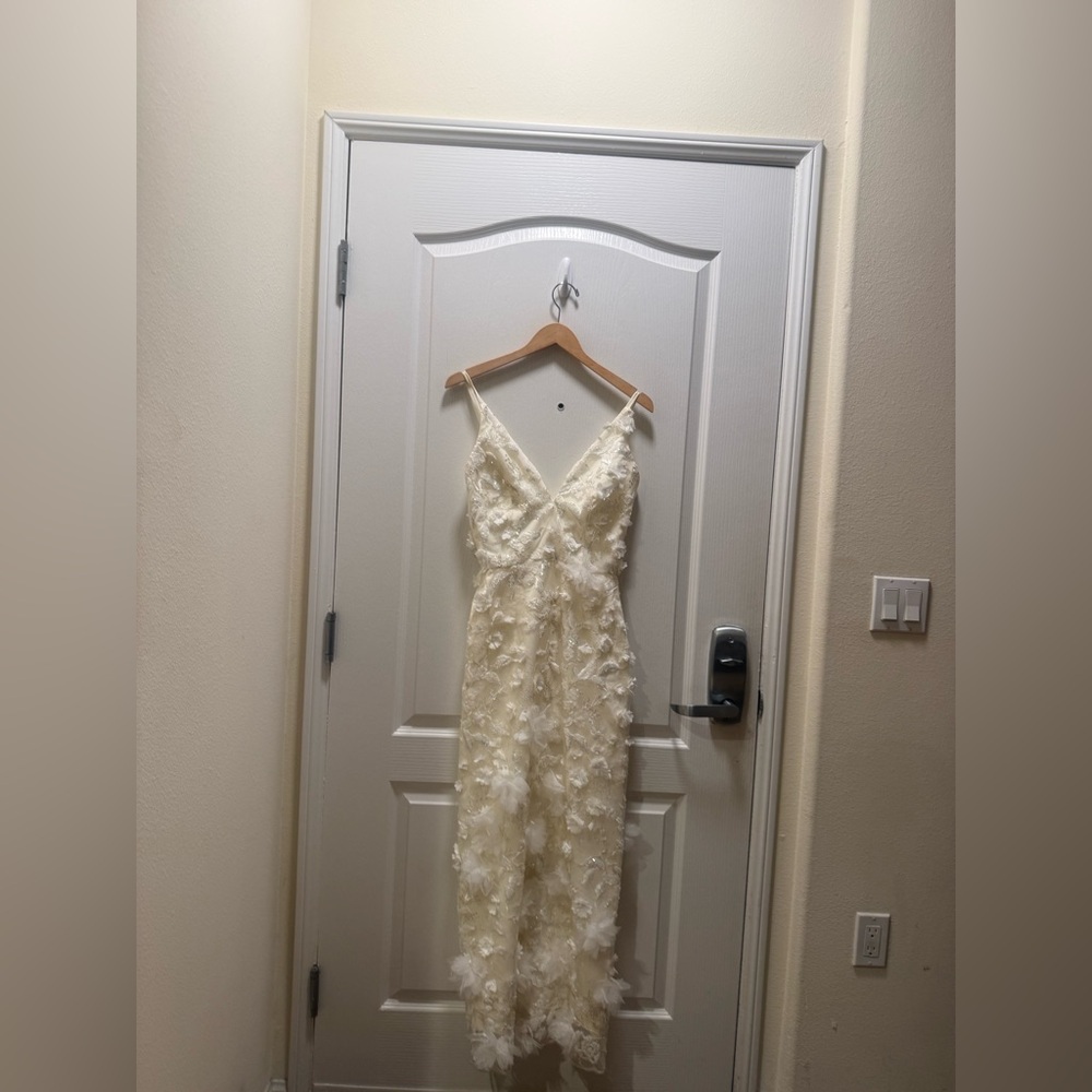HELSI Nora Deep V-Neck Sequin & Applique Midi Dress Size XS off white NWOT - Picture 7 of 9